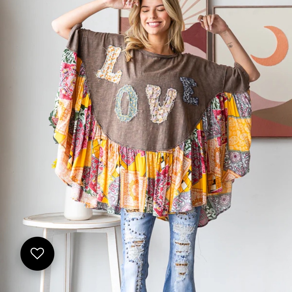 OH878–🚨LAST ONE) OLI AND HALI—WASHED ROUND NECK LOVE PATCHWORK - Picture 3 of 8